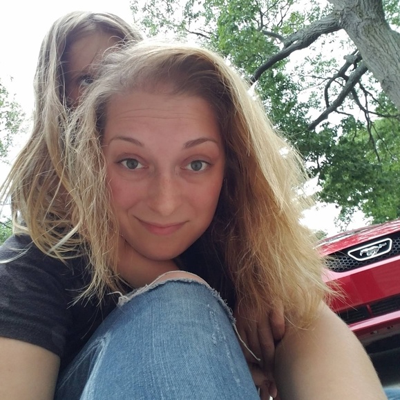 Hi! I'm Whitney. - Picture 1 of 1